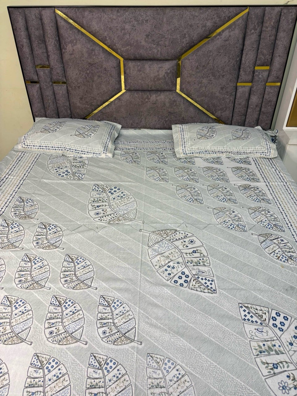 Comfort Castle Premium Pure Cotton Bedsheet | Botanical Leaf Print | King Size 100*108 Inch with 2 Pillow Covers