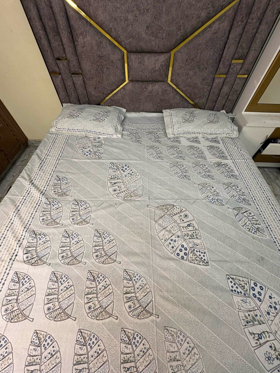 Comfort Castle Premium Pure Cotton Bedsheet | Botanical Leaf Print | King Size 100*108 Inch with 2 Pillow Covers