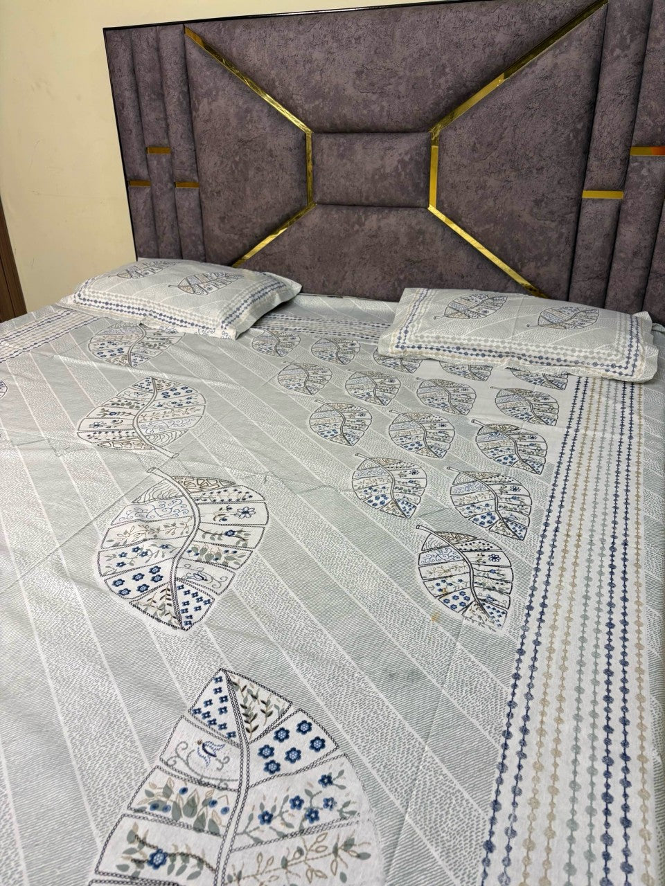 Comfort Castle Premium Pure Cotton Bedsheet | Botanical Leaf Print | King Size 100*108 Inch with 2 Pillow Covers