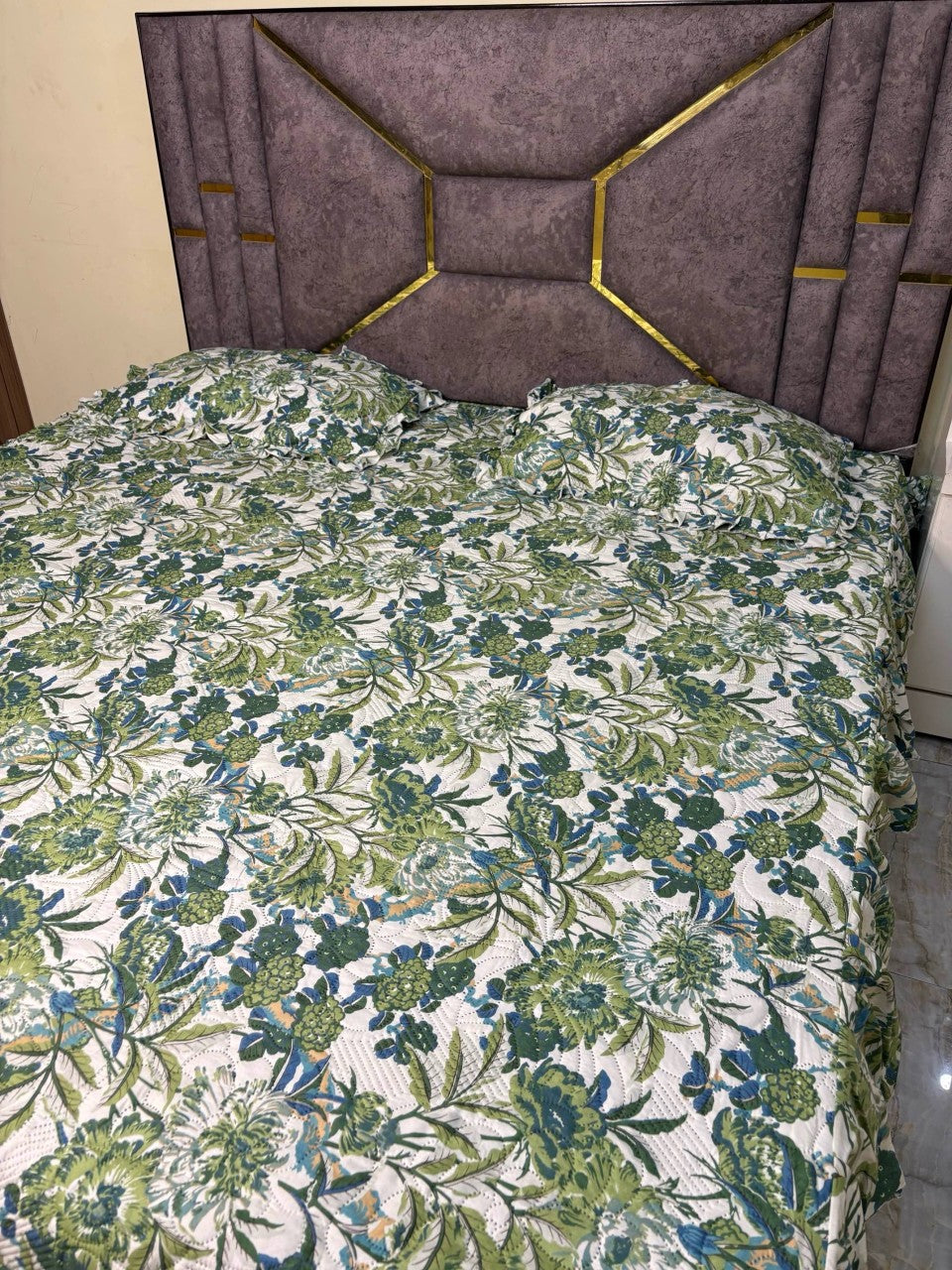 Glace Cotton Quilted Bed Cover with Frills | Floral Print Queen Size 90x100 - Comfort Castle