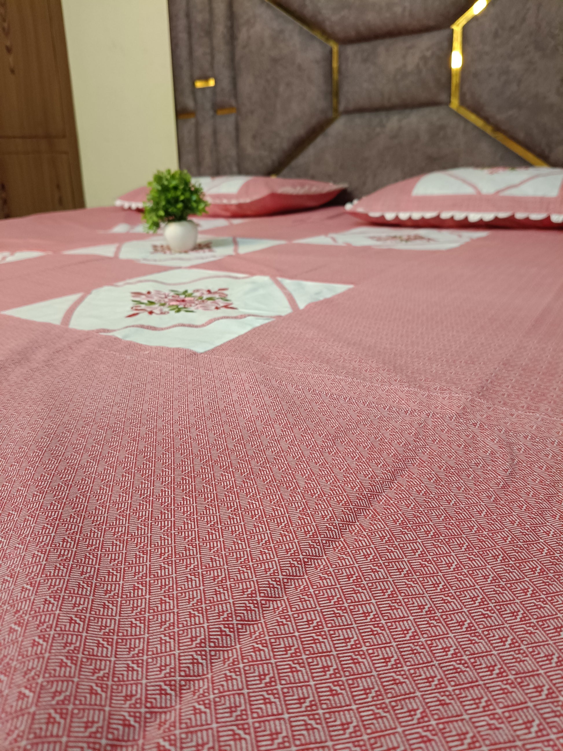 Blush Garden - Comfort Castle Blush Garden Pink Floral Premium Bedsheet with 2 Pillow Covers