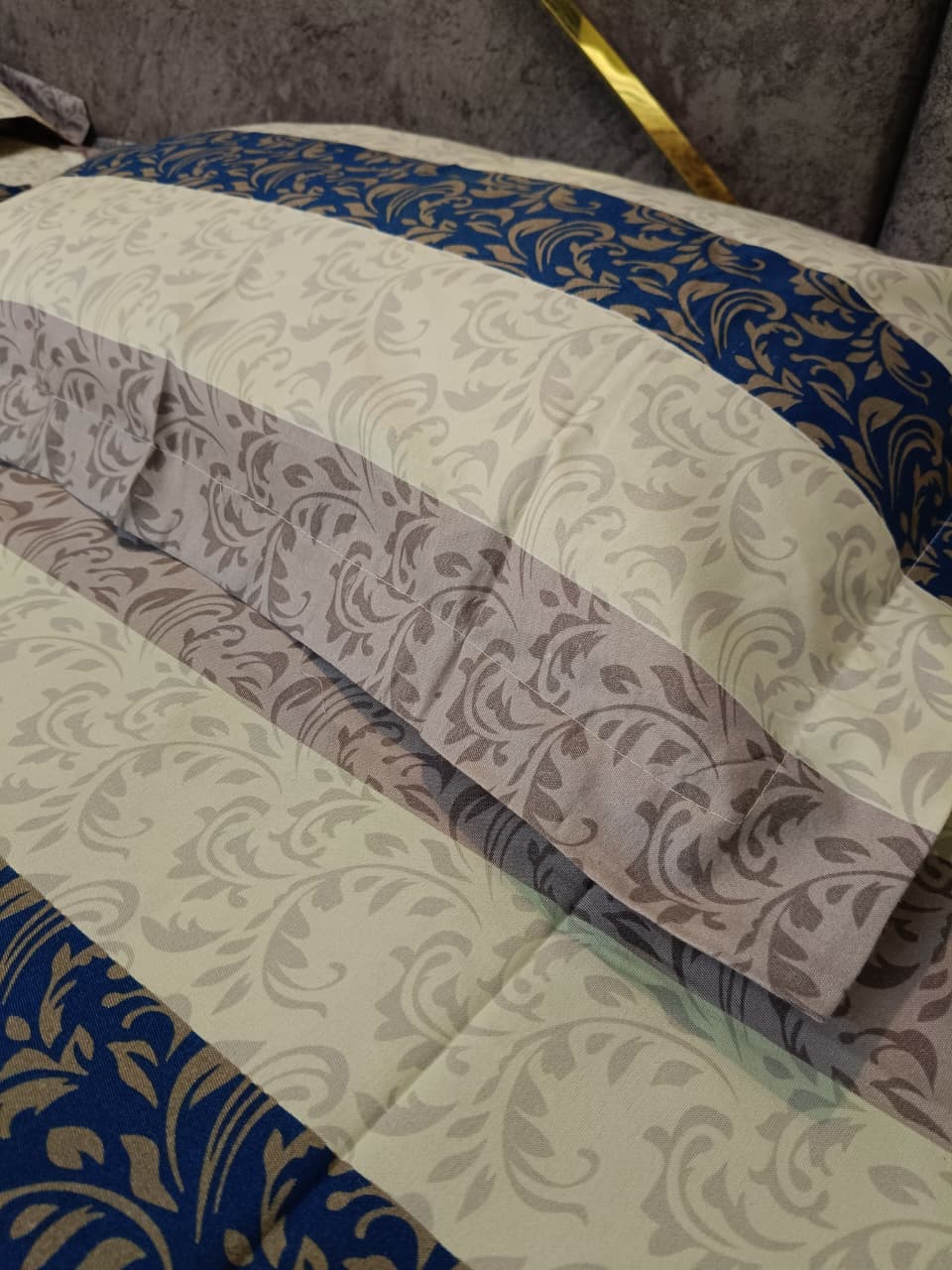 Luxury Royal Stripe Glace Cotton Queen Size Bedsheet