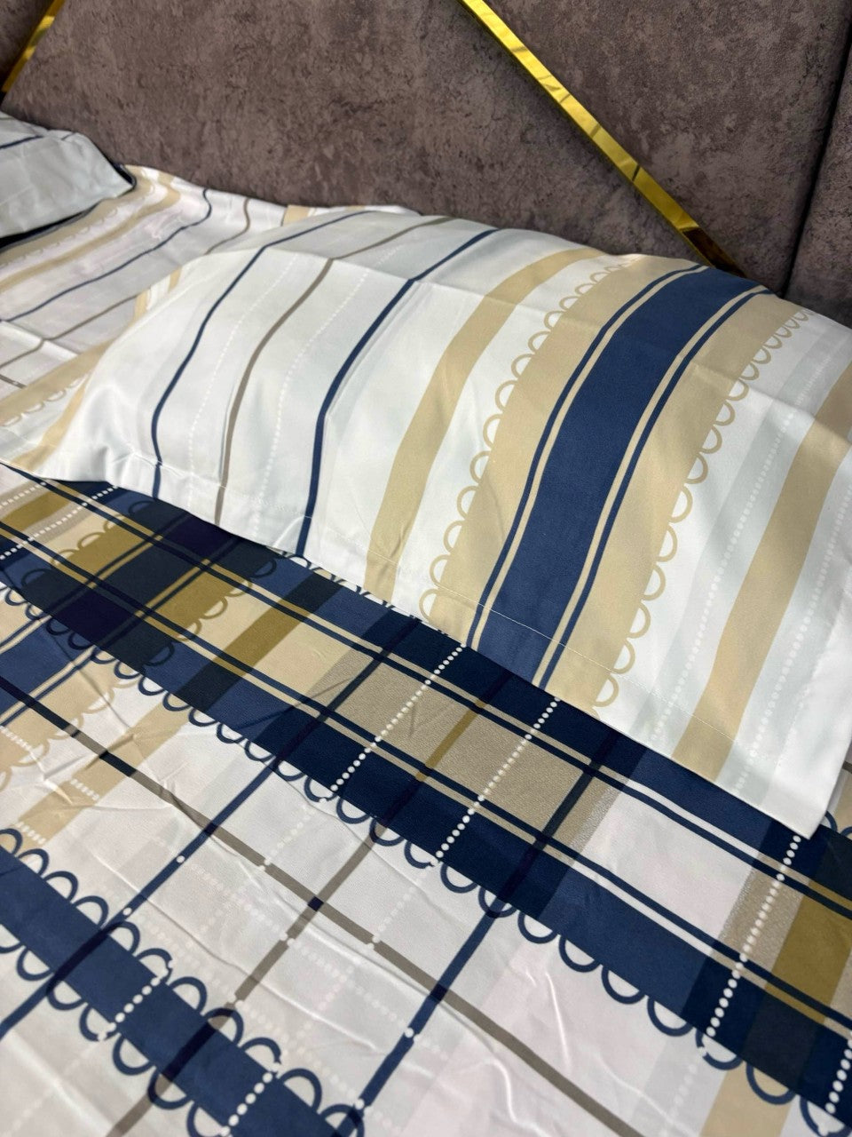 Windsor Stripe Luxury King Size Bedsheet