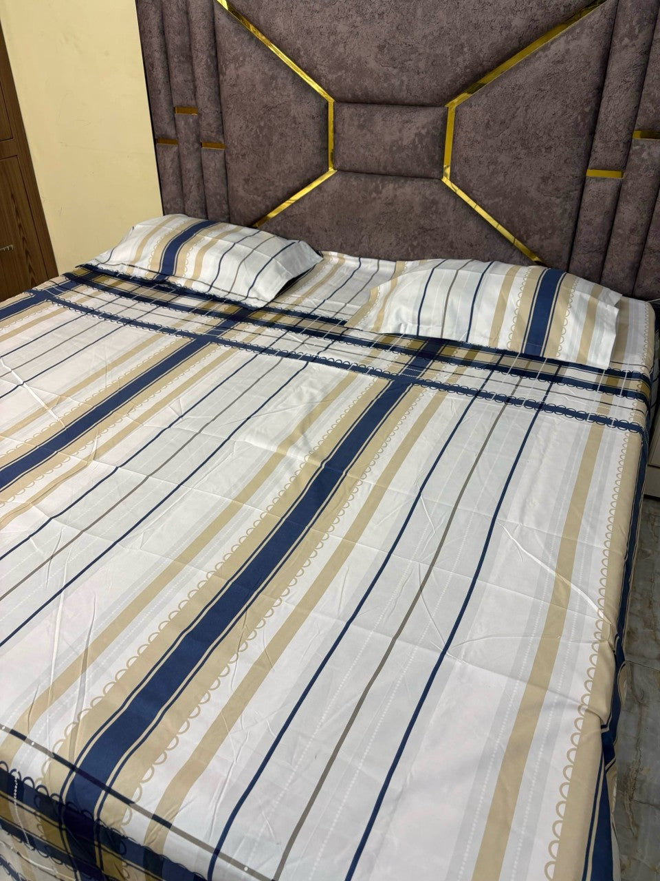 Windsor Stripe Luxury King Size Bedsheet