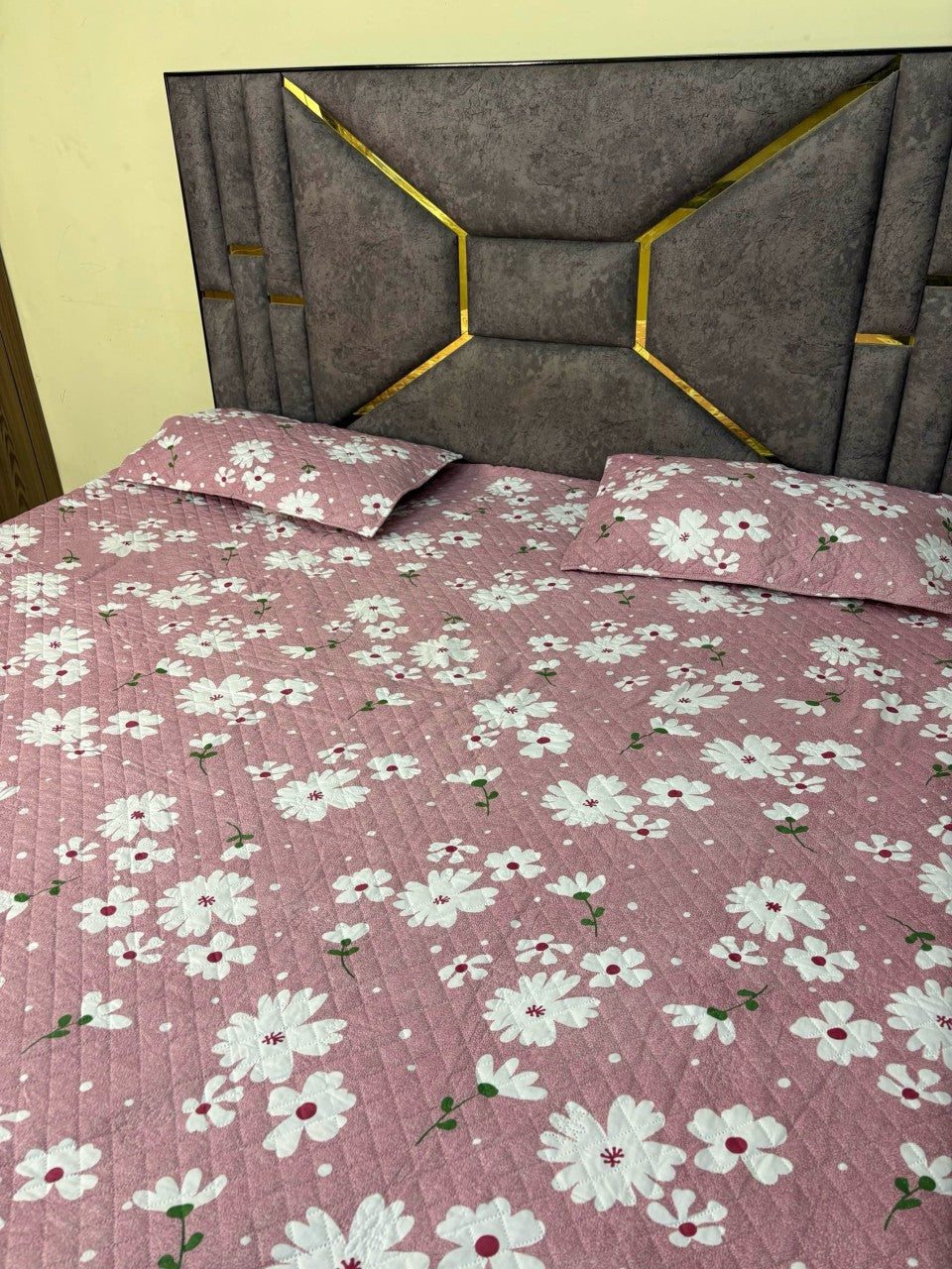 Comfort Castle Rose Petal Haven Bed Cover